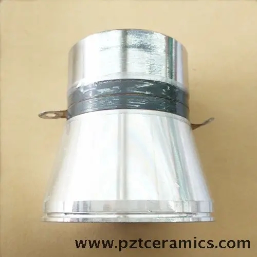 Ultraschallreinigungssensor f&uuml;r die industrielle Reinigung