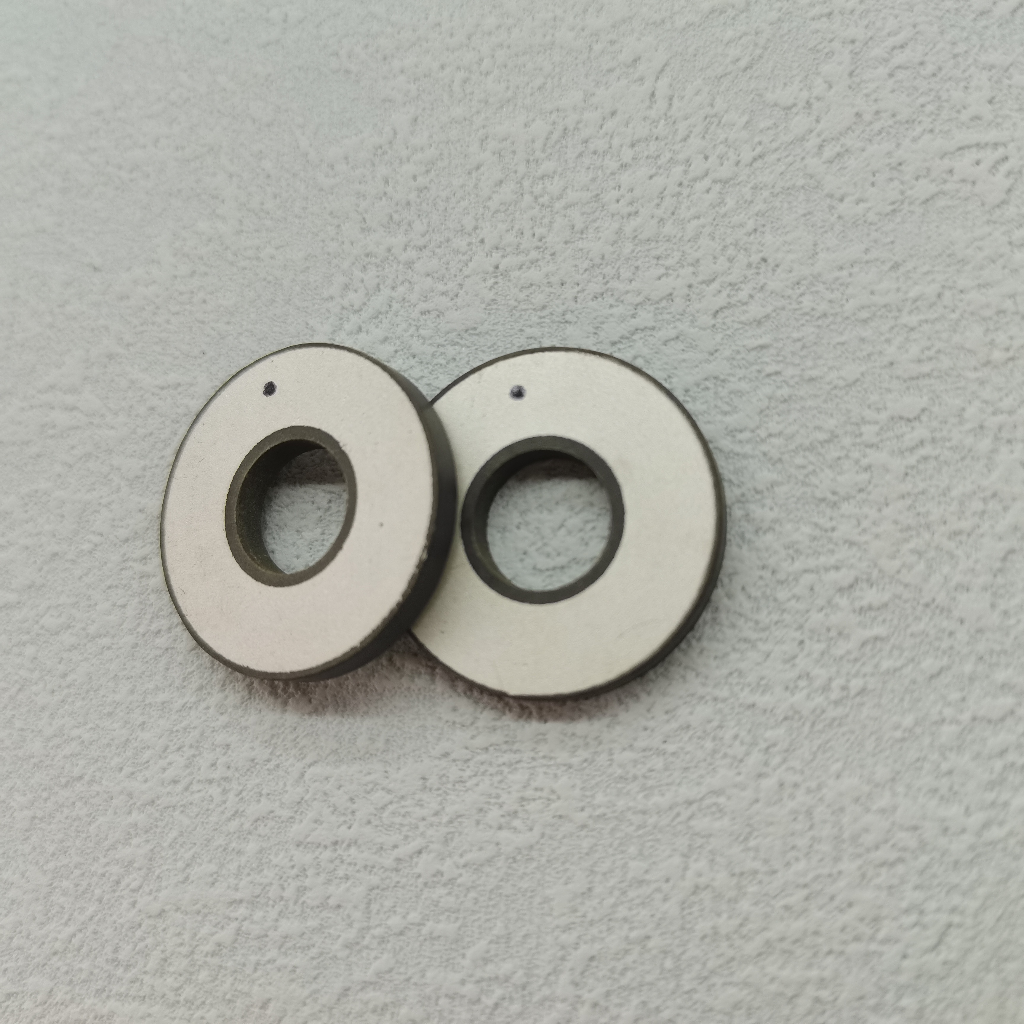 PZT Ring PZT5A Material Piezoelektrischer Keramikringelemente Chinesische Fabrik
